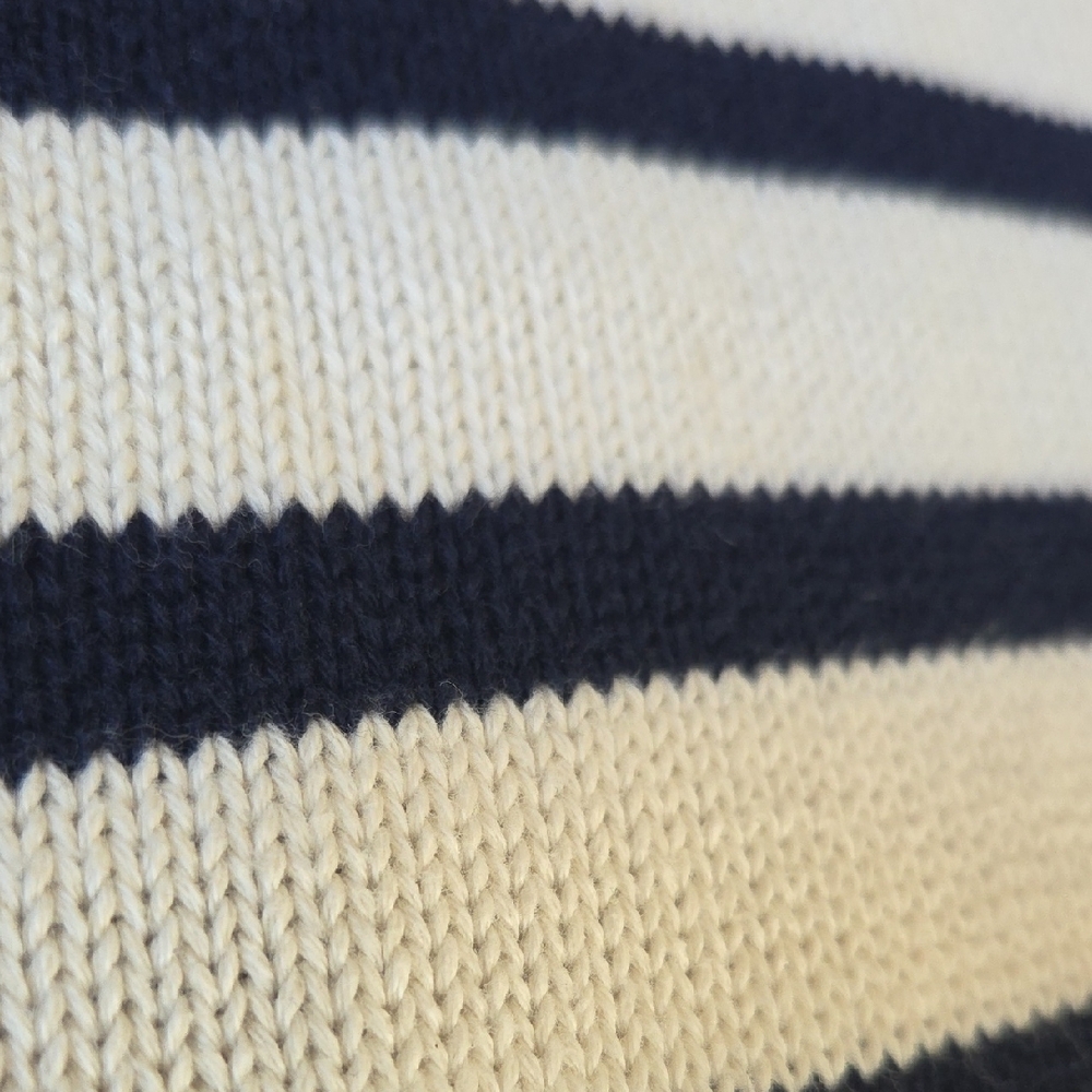 {Gap} 24-7 Split Hem Turtleneck Sweater in Off White & Navy (Small) - Picture 14 of 16